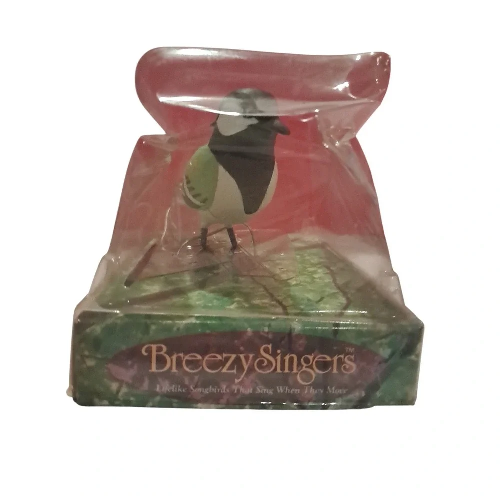 Takara Breezy Singers Motion Activated‎ Song Bird Chickadee